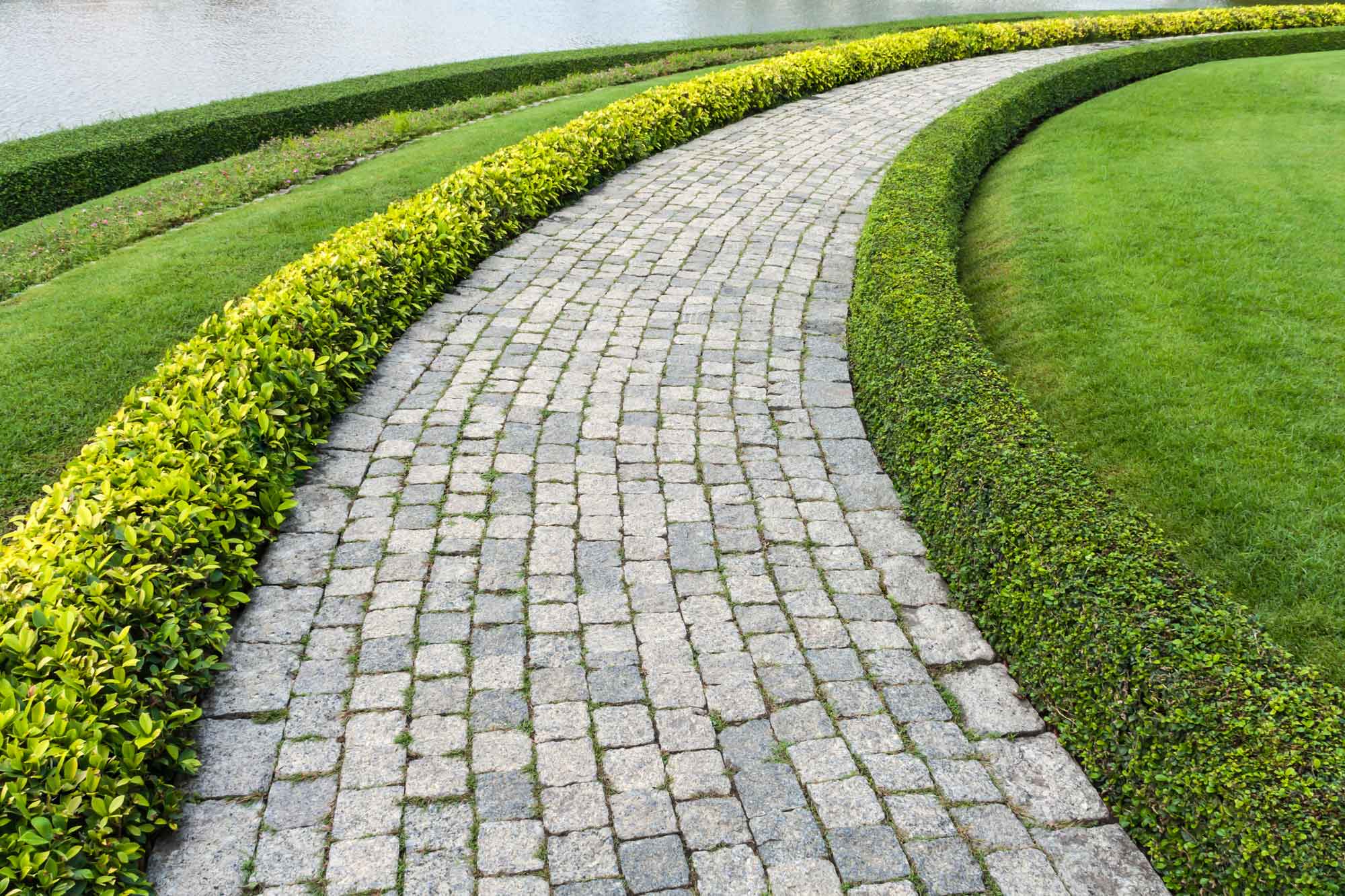 Pavers vs. Concrete: Which Is Better for Your Central Florida Landscape?
